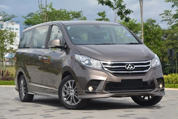 MAXUS G10 2024 minibus gasolina automático 10 plazas 224 HP precio 21947 EUR - Cuba BDC ONE