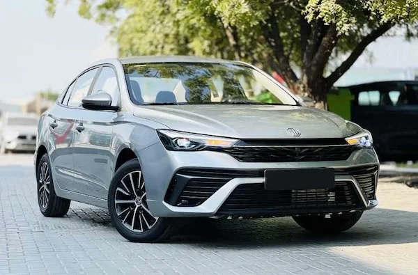 MG5 Comfort 2025 sedán gasolina automático maletero 479L precio 15060 EUR - Cuba BDC ONE